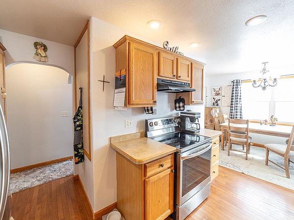 5th image of 449 North Clinton Street