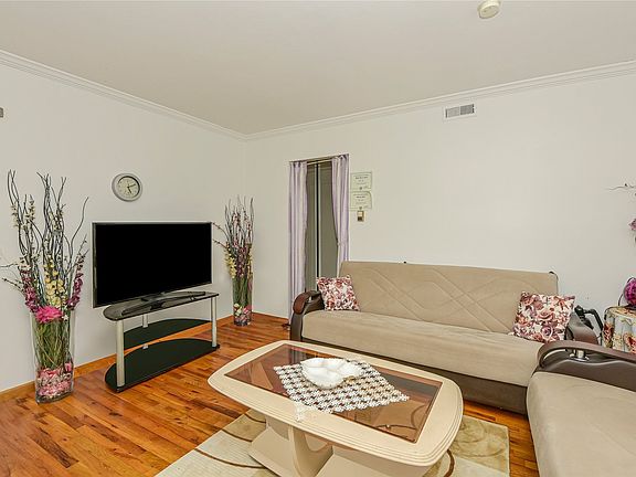 4th image of 251 Artist Lake Dr #251