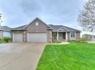 9203 Westfield Cir, Johnston, IA 50131