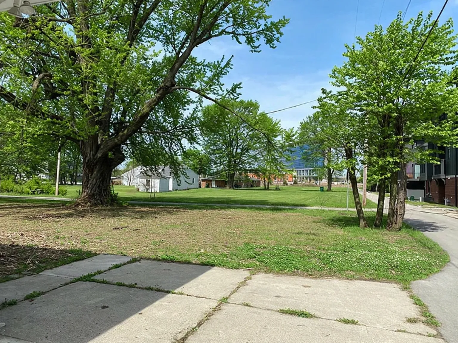 2 bed, 784 sqft, $1,500 — Photo 4