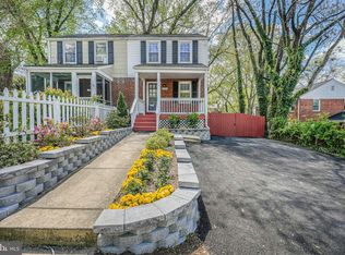 2705 Farmington Dr, Alexandria, VA 22303