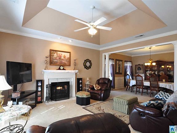 Family rm trey ceiling