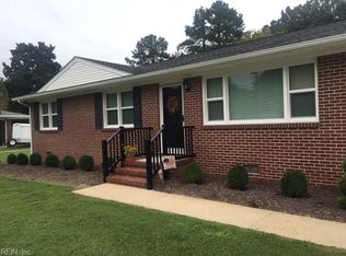 303 Richardson Ave, Wakefield, VA 23888
