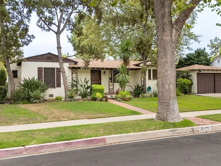 4328 Goodland Ave — Photo 2