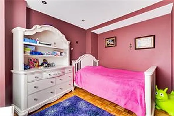 Sold by Golden Real Corp. | media 25