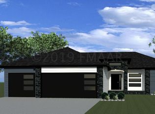 2754 Golden Valley Pkwy S, Fargo, ND 58104