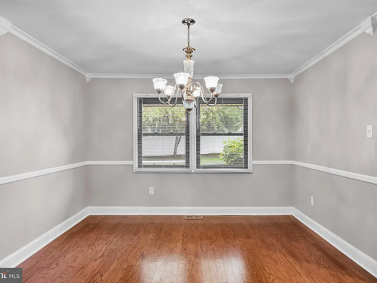 10 Traynor Ln — Photo 6