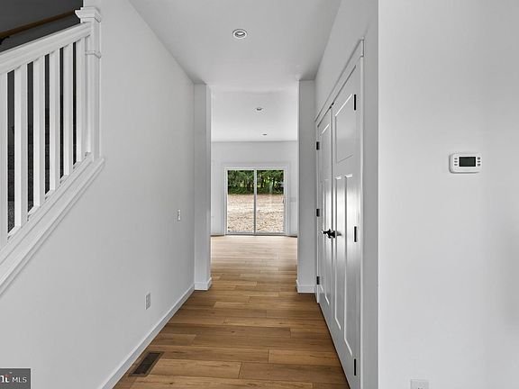 4th image of 210 Creamery Rd