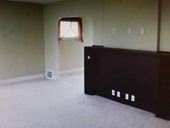2nd image of 1401 Iroquois Ave