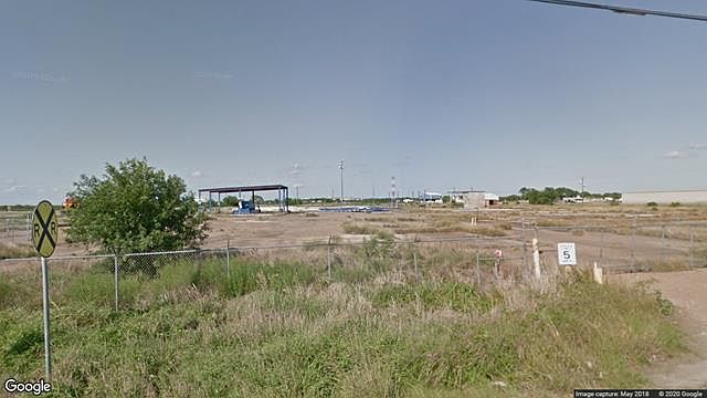 2nd image of 202 Burroughsville Rd