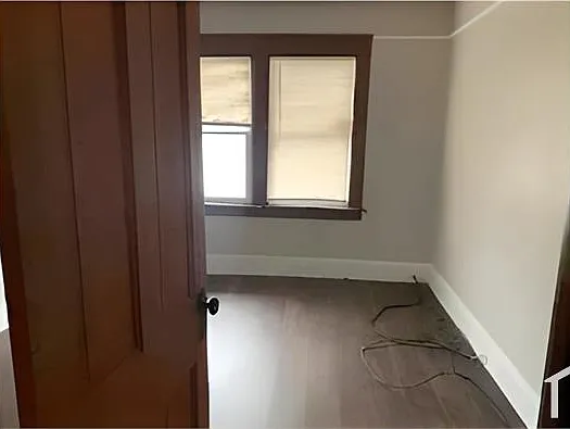 3 bed, 2520 sqft, $1,600 — Photo 2