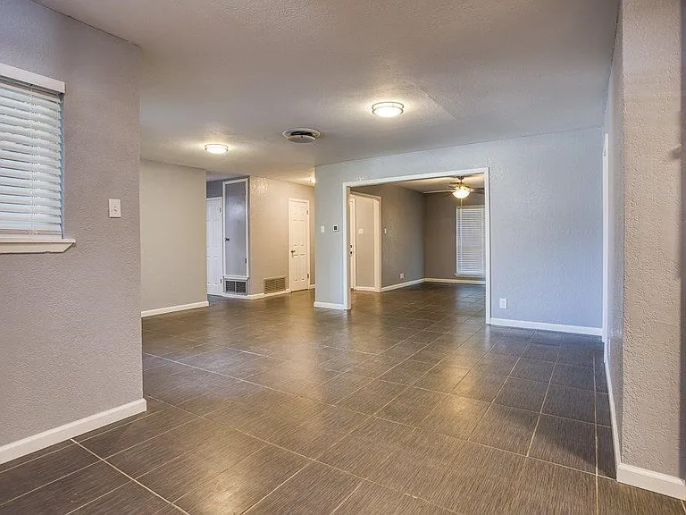 10733 Timbergrove Ln — Photo 2