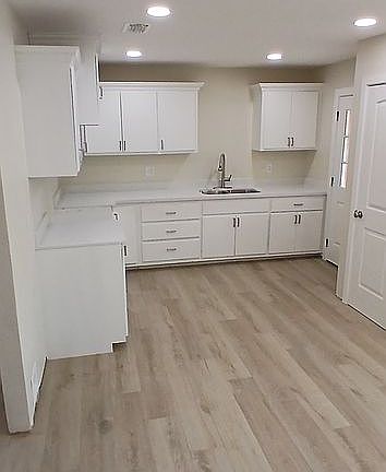 5th image of 209 W Chelo Dr