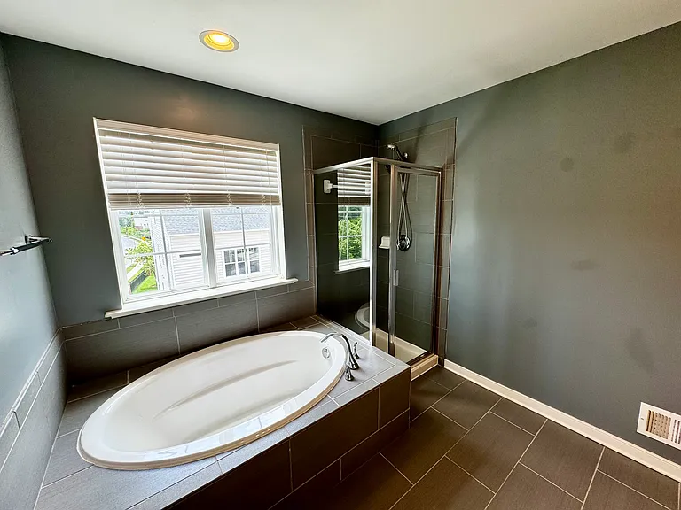 661 E Church St #B — Photo 15