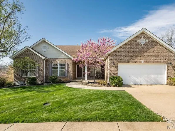 544 Oakwood Dr, Fenton, MO 63026