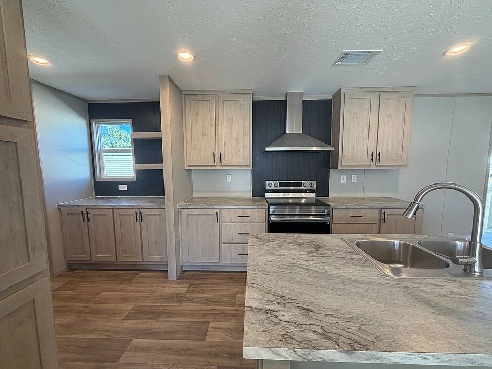 1st image of 2418 Douglas Rd #38