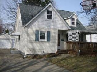 1335 Noble St, Barberton, OH 44203