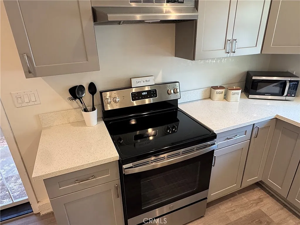 1 bed, 600 sqft, $2,500 — Photo 2