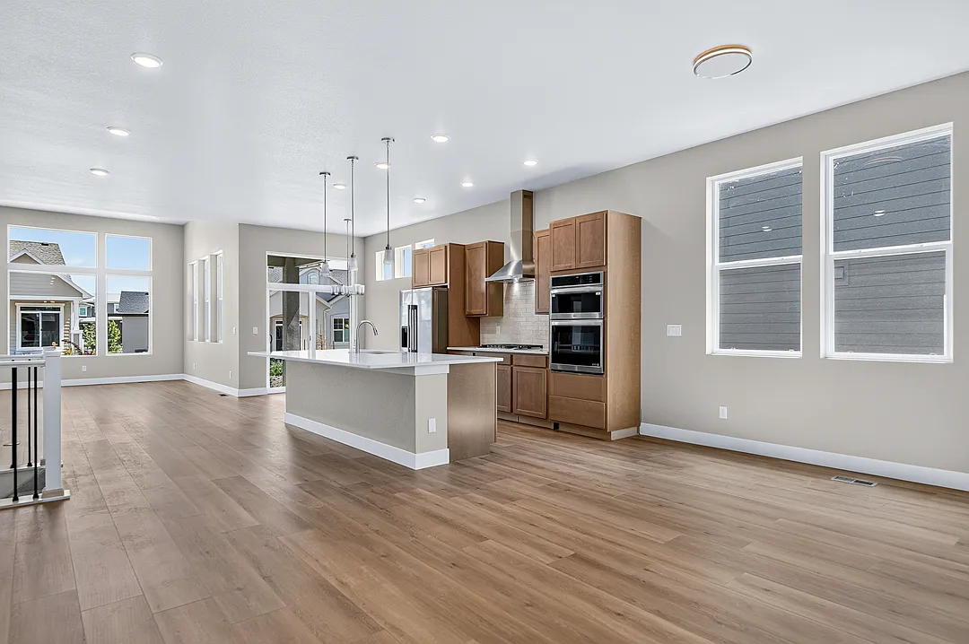 5 bed, 3688 sqft, $3,535 — Photo 4