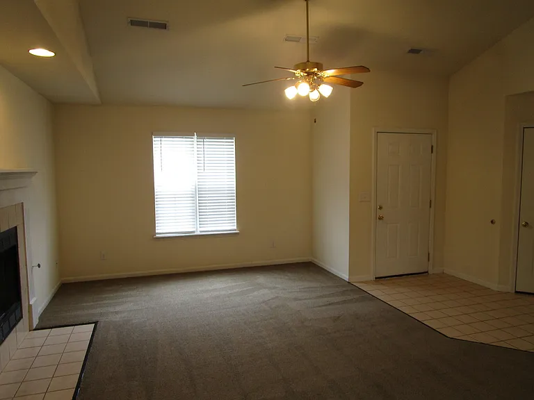 4404 Jeana Ct — Photo 2