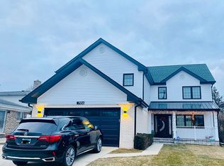 7906 Wilson Ter, Morton Grove, IL