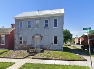 800 1/2 Adams St #2, Quincy, IL 62301