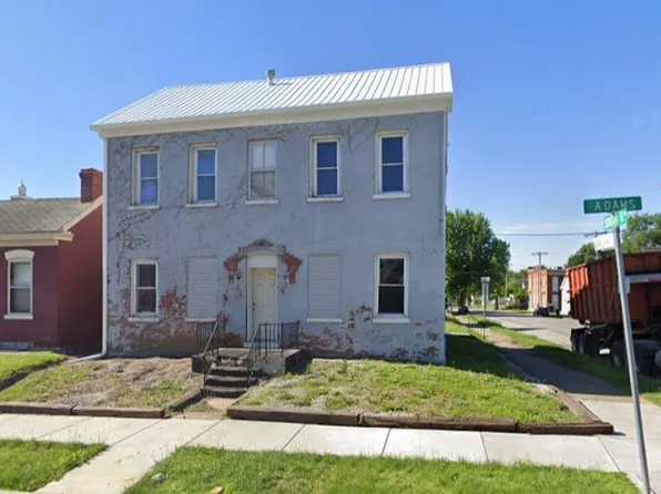 800 1/2 Adams St #2, Quincy, IL 62301