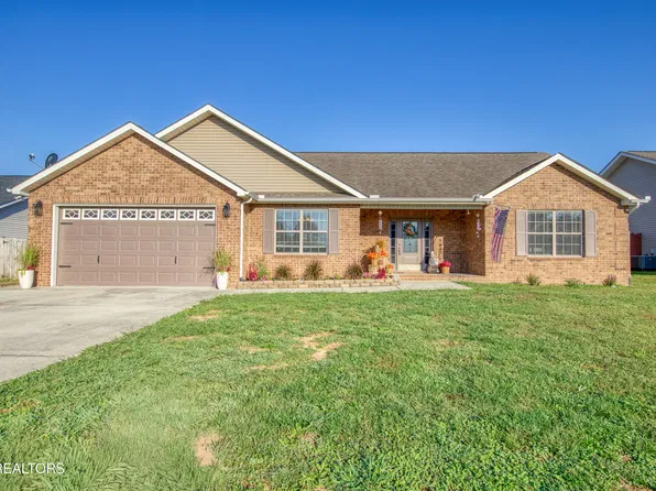 743 Hillside Ln, Lenoir City, TN 37771