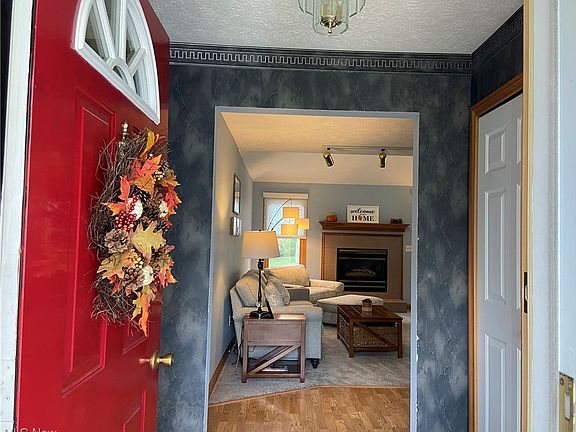 2nd image of 480 Victoria Lake Cir
