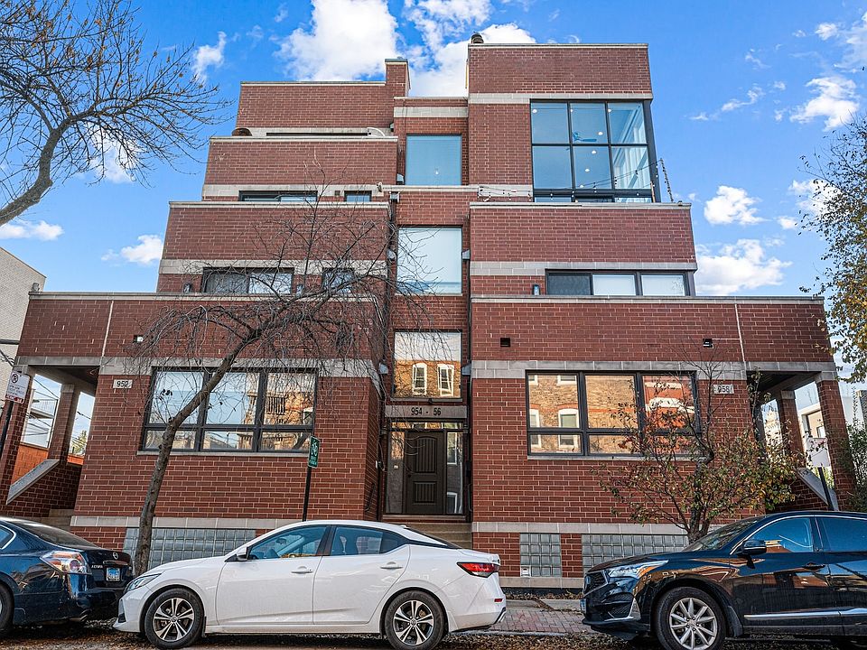 1st image of 956 N Wood St #Penthouse