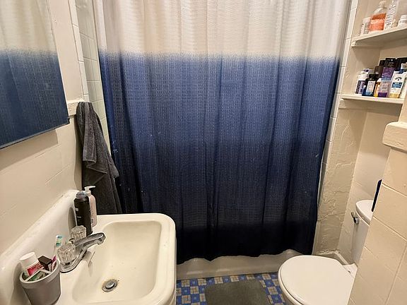5th image of 1415 Laurel Ave APT 26
