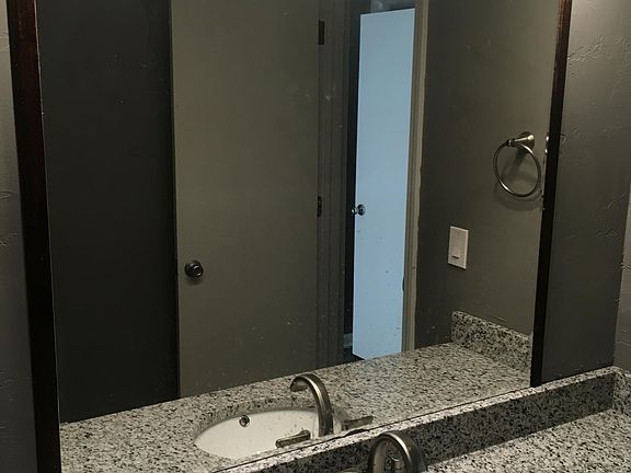 2nd image of 3904 Tamarisk Dr