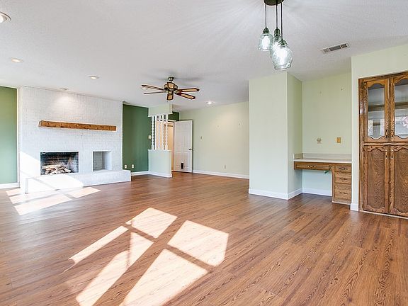3rd image of 5434 Briarwood Cir