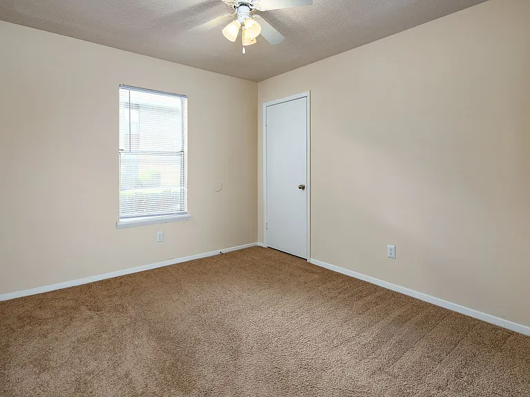 Turtle Creek Apartments — Photo 8
