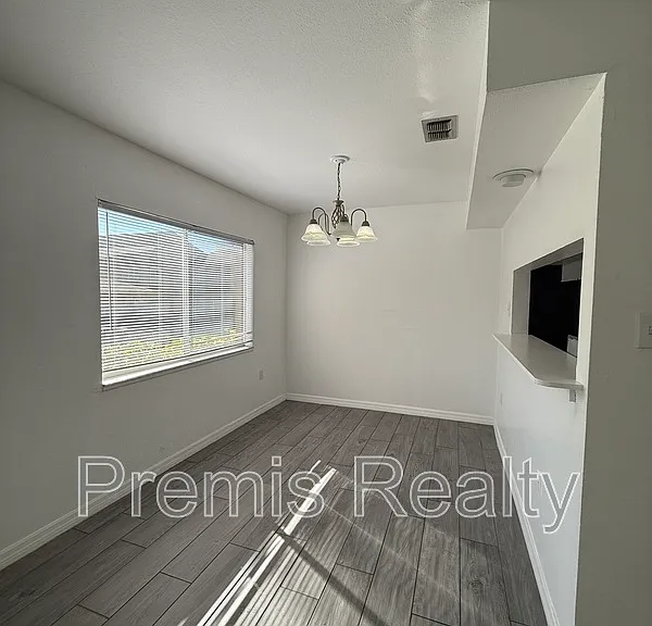 1575 Greenlea Dr #9 — Photo 11