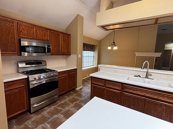 5th image of 3904 Kristencreek Ln