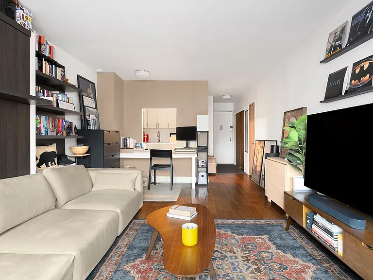101 W 12th St #9-B — Photo 3