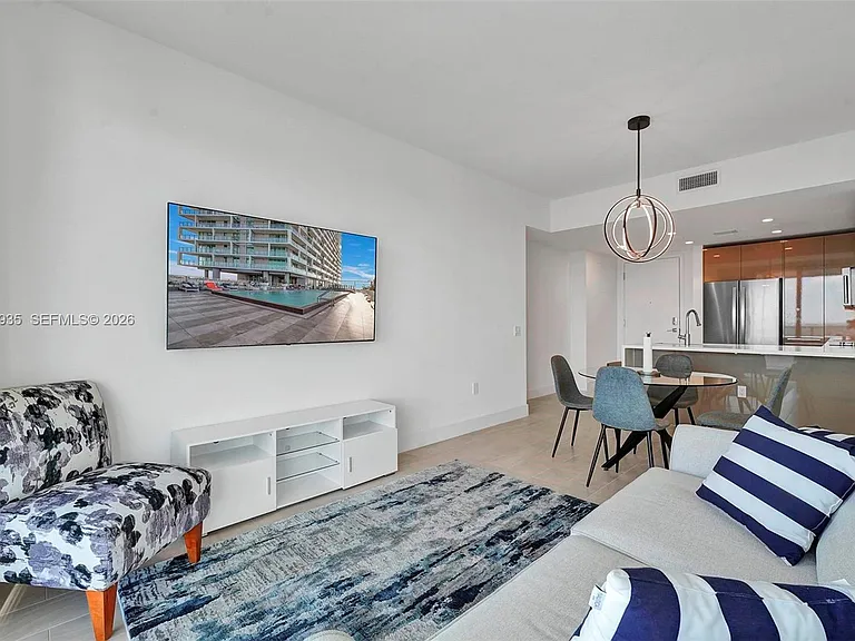 2000 Metropica Way #1408 — Photo 38