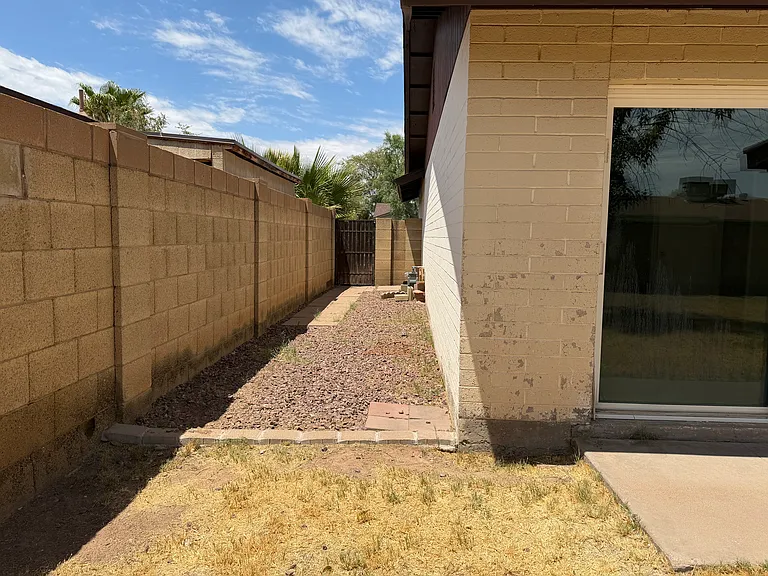 2349 E Alameda Dr — Photo 16