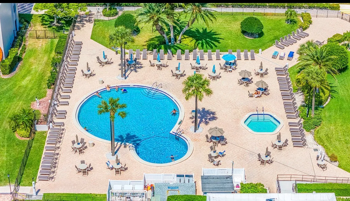 Building Photo - 865 S Gulfview Blvd