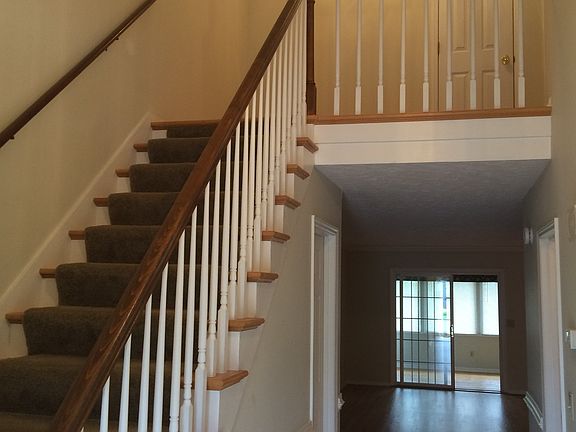2nd image of 131 Greenbrier Dr