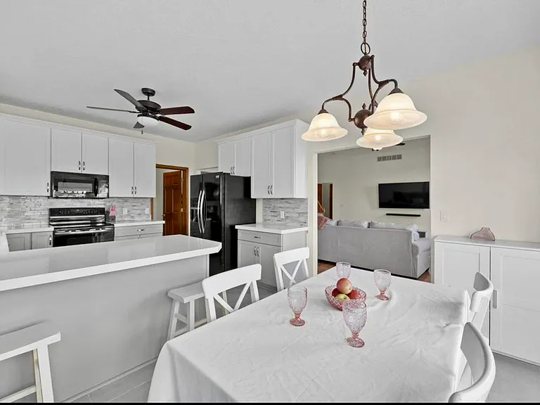 2621 Lake Lucerne Dr — Photo 19
