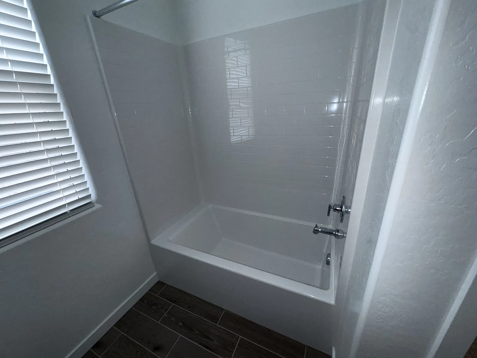 4 bed, 2.5 bath, 2116 sqft, $3,150 — Photo 3