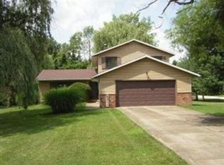 8896 Crow Dr, Macedonia, OH 44056