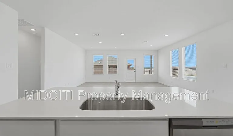 1304 Apron Trl — Photo 11