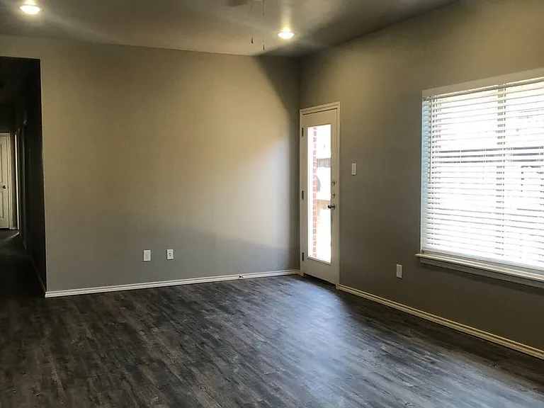 1111 Preston Trl — Photo 2