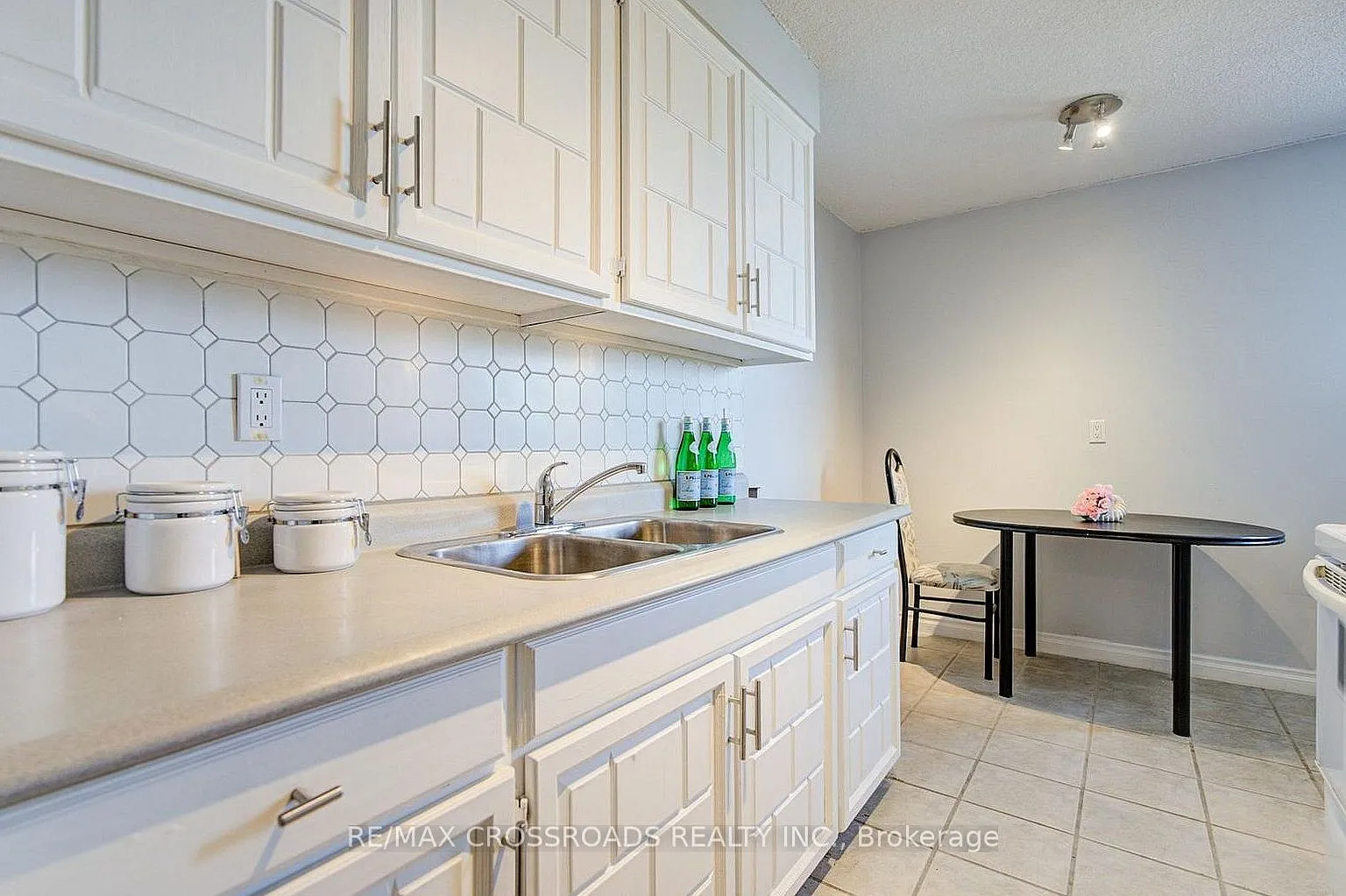 3 bed, $2,900 — Photo 3