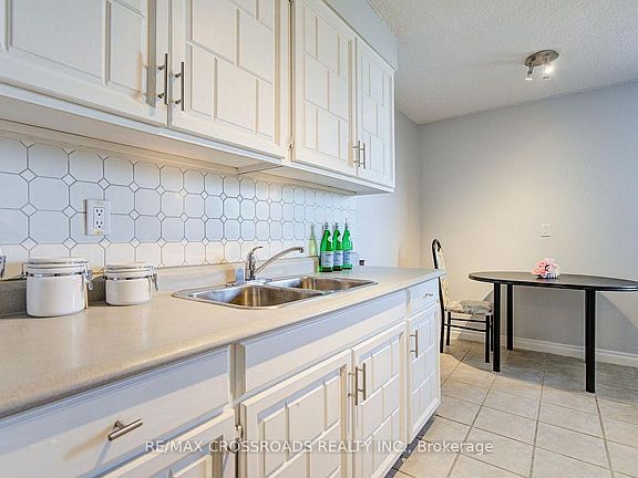 3rd image of 10 Muirhead Rd #806