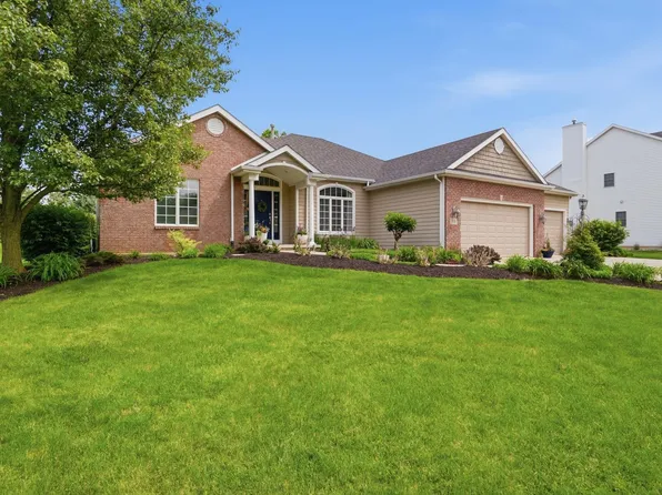 201 Creekside Ct E, Huntertown, IN 46748