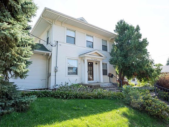 2nd image of 724 33rd St